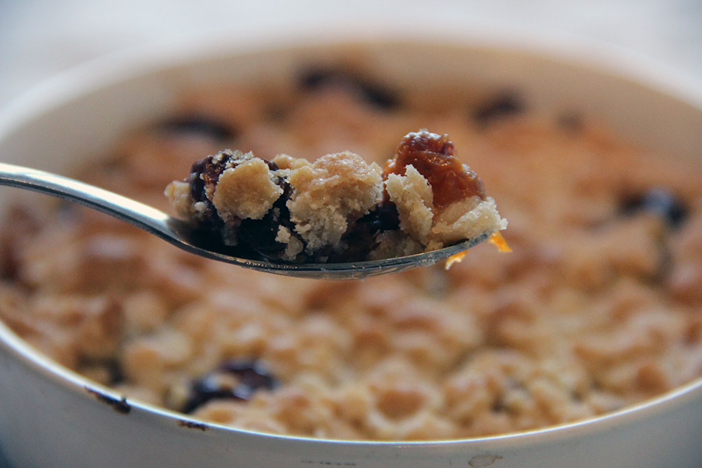 crumble-abricots-cranberries-romarin