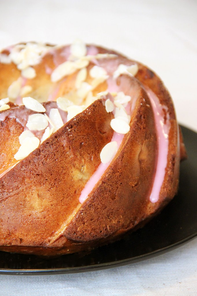 bundt-cake-cerises-amandes