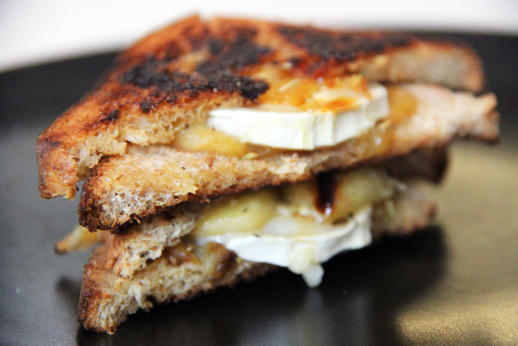 grilled-cheese-chevre-pomme-miel