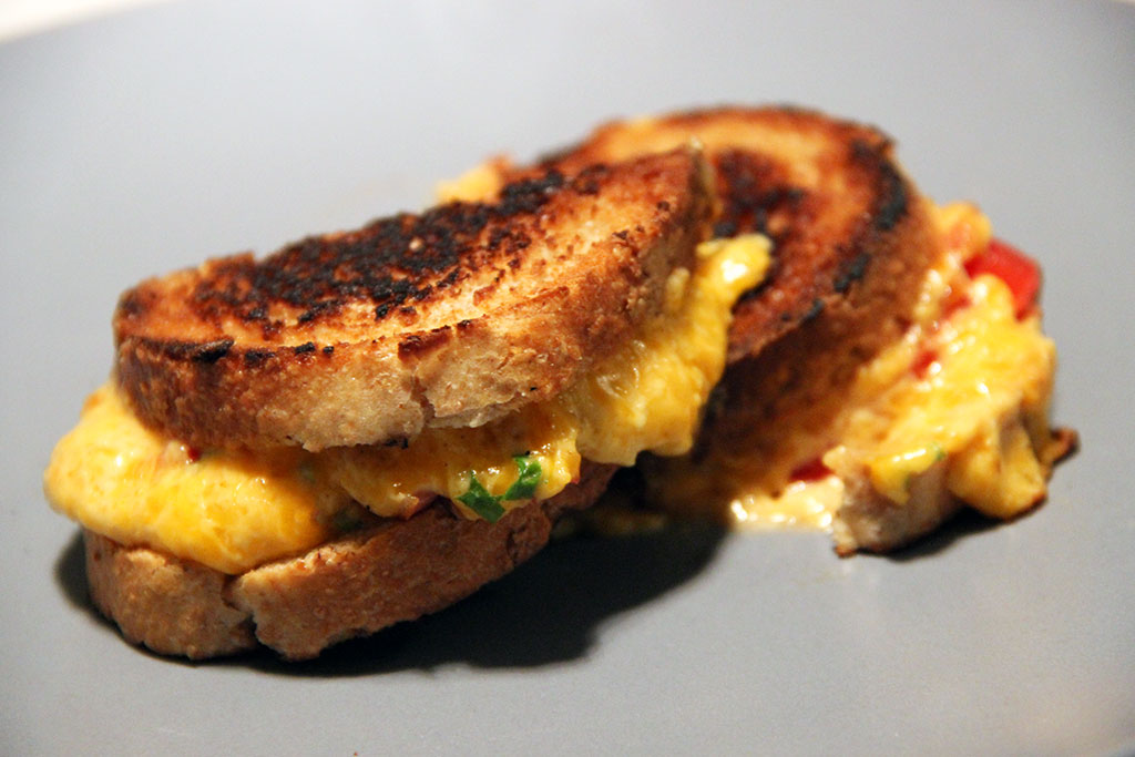 grilled-cheese-pimente-2