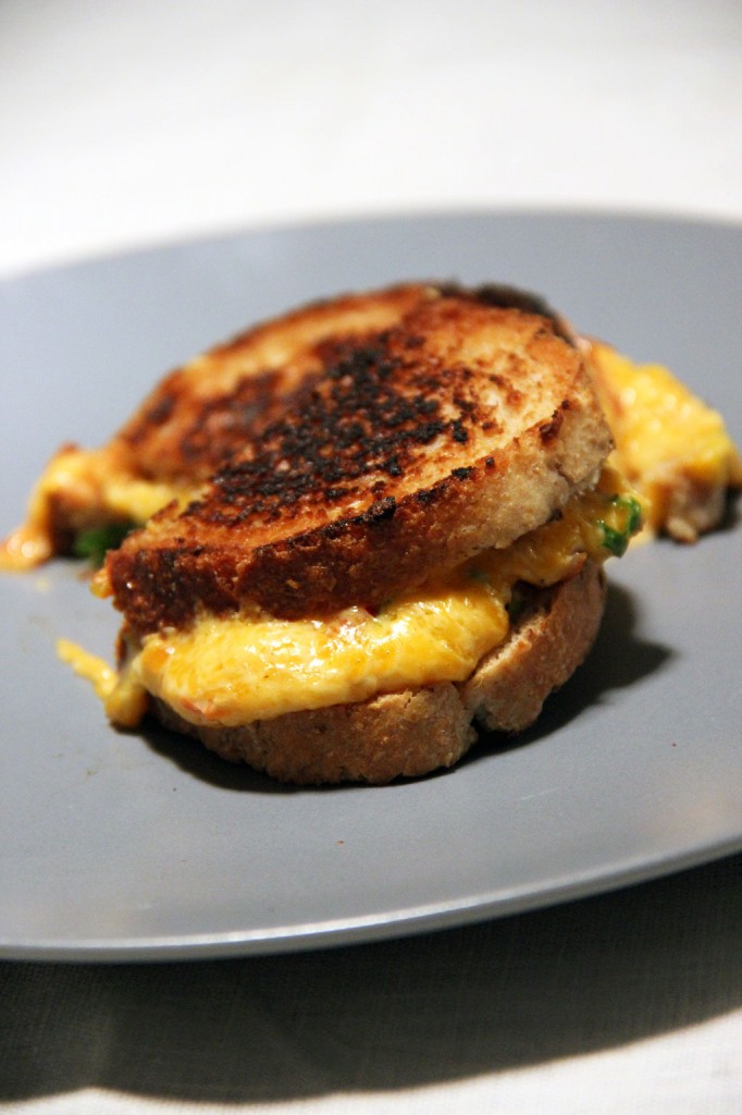 grilled-cheese-pimente-3