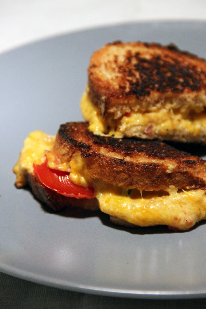 grilled-cheese-pimente