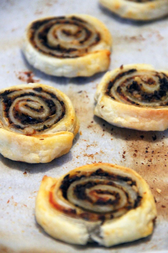 rouleaux-apero-tomate-tapenade-3