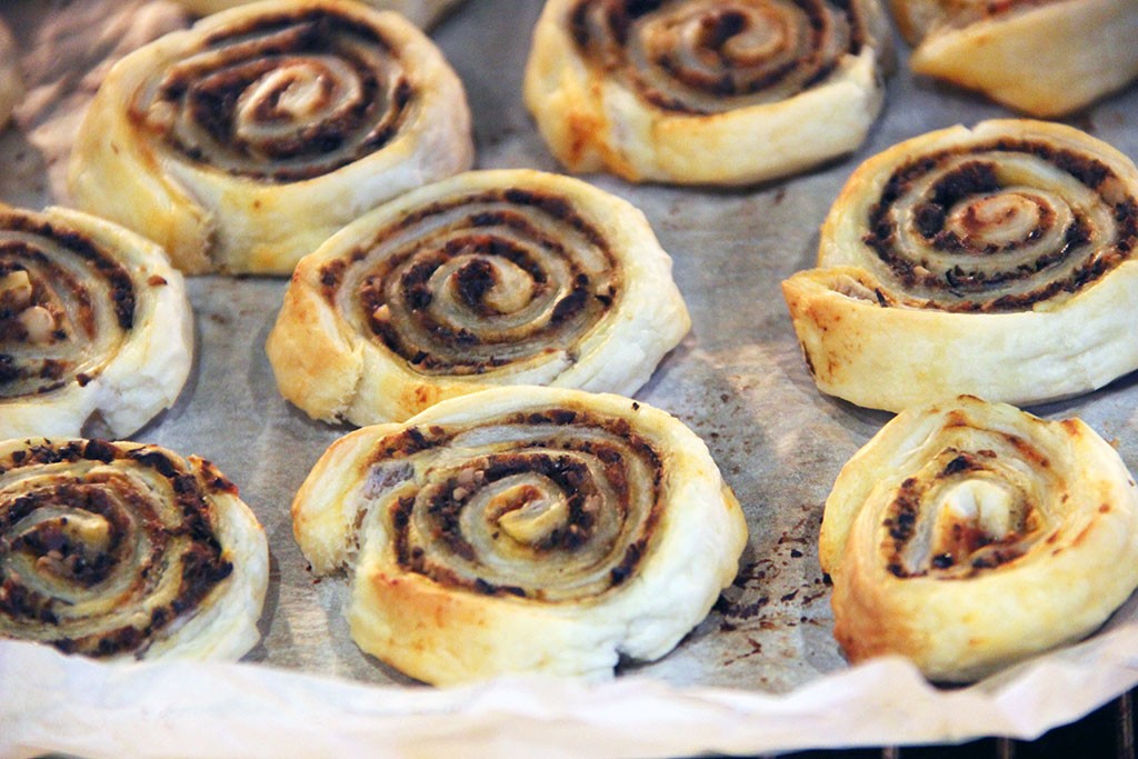 rouleaux-apero-tomate-tapenade-4