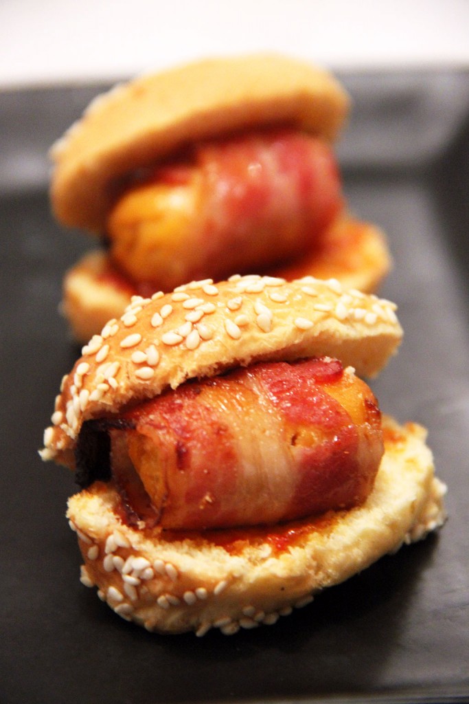 mini-hot-dog-sriracha-miel-3