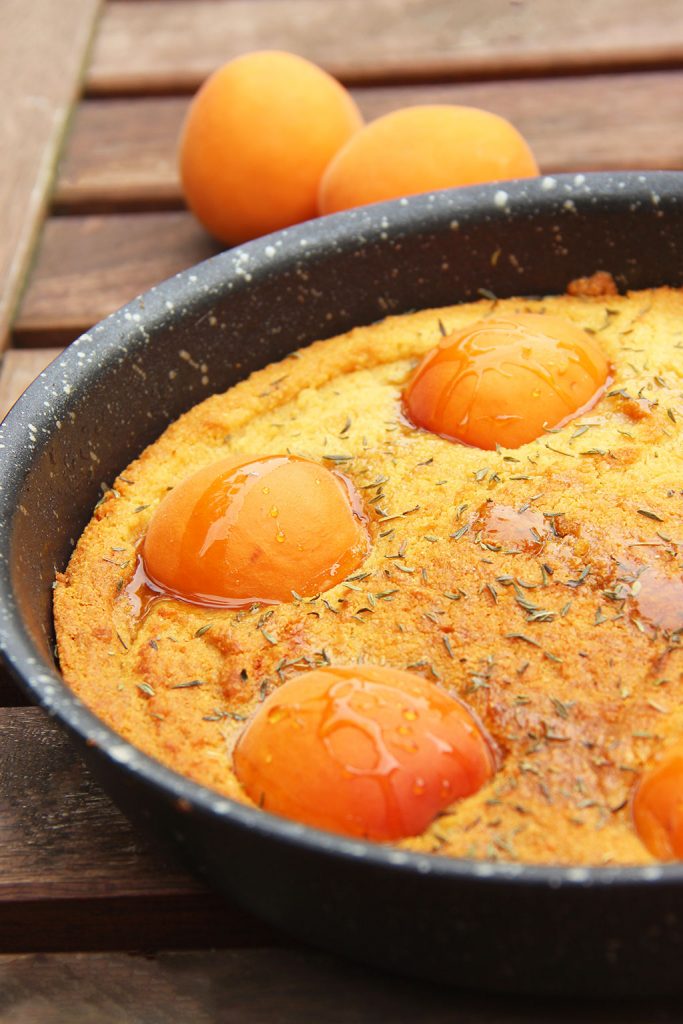 gateau-polenta-abricots