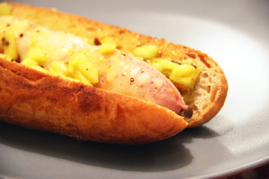 Hotdogs au relish et moutarde au