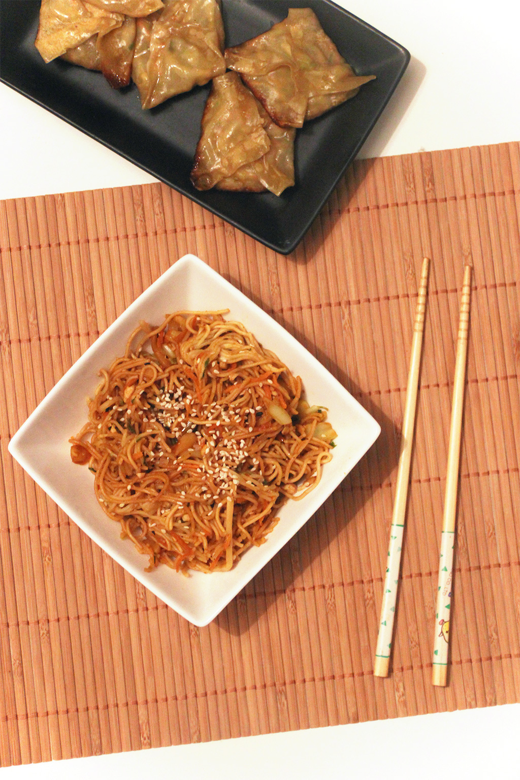 Nouilles udon sautées aux épinards et beurre de cacahuètes