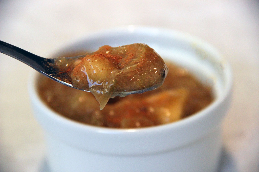 Compote de pommes et rhubarbe aux épices