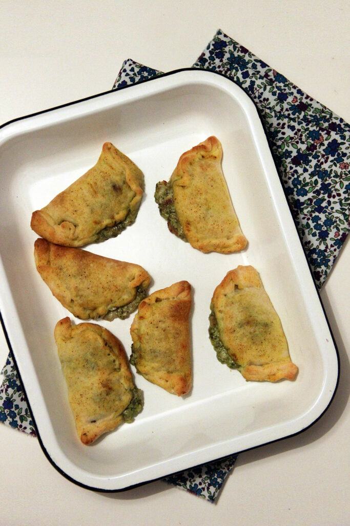 Empanadas à la ricotta, mozzarella et pesto Not parisienne