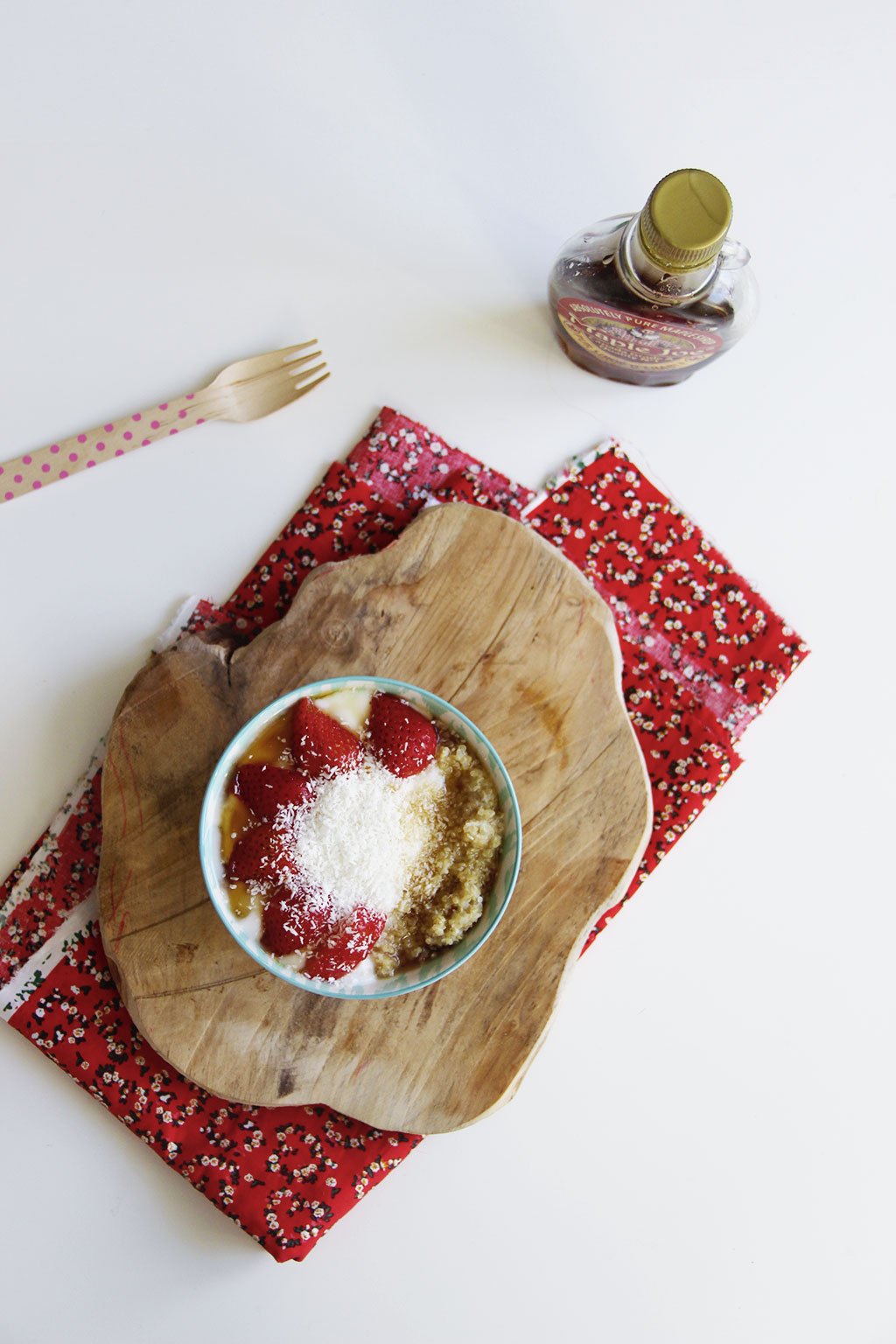 Porridge de quinoa aux fraises et noix de coco Not parisienne