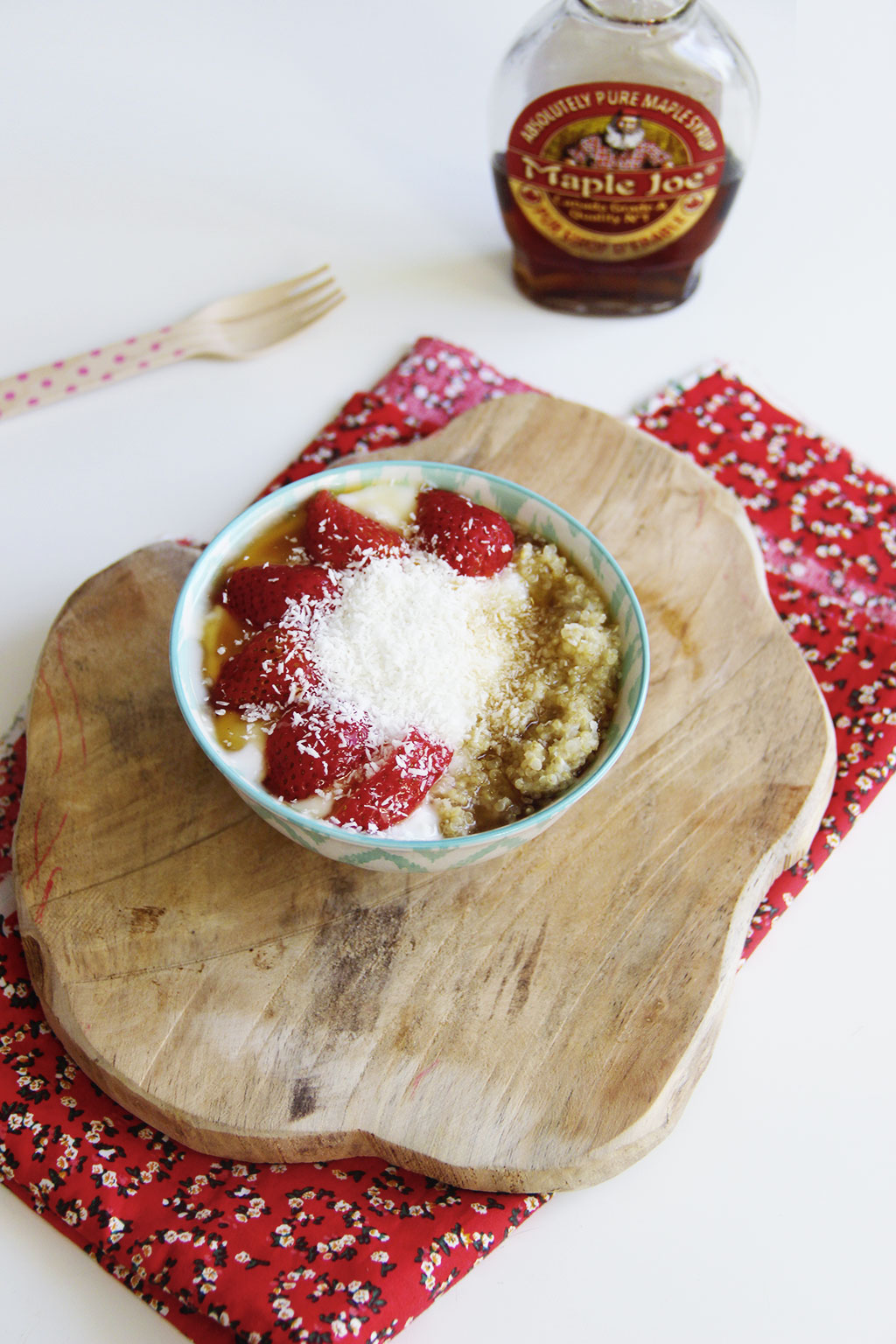 Porridge de quinoa aux fraises et noix de coco Not parisienne