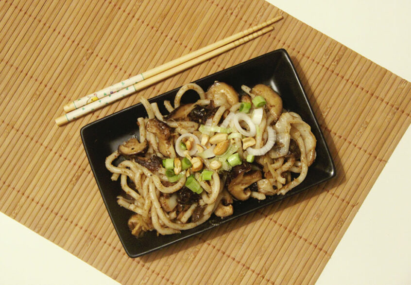 Nouilles udon épicées aux shiitake et noix de cajou – Not parisienne